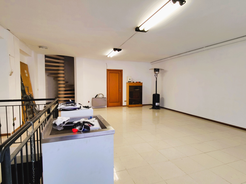 Negozio in vendita a Perugia (PG)