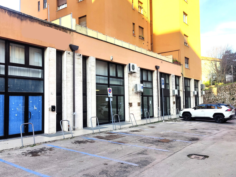 Negozio in vendita a Perugia (PG)