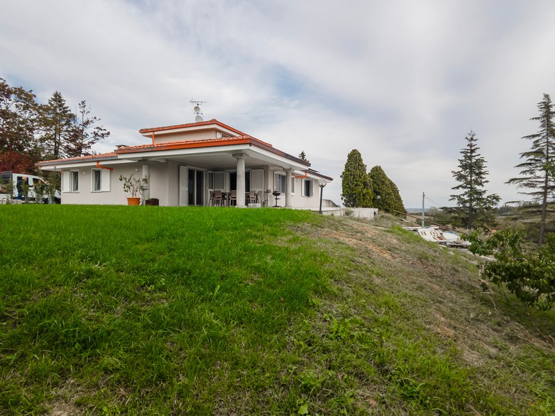 Villa/Indipendente in vendita a Pietra marazzi
